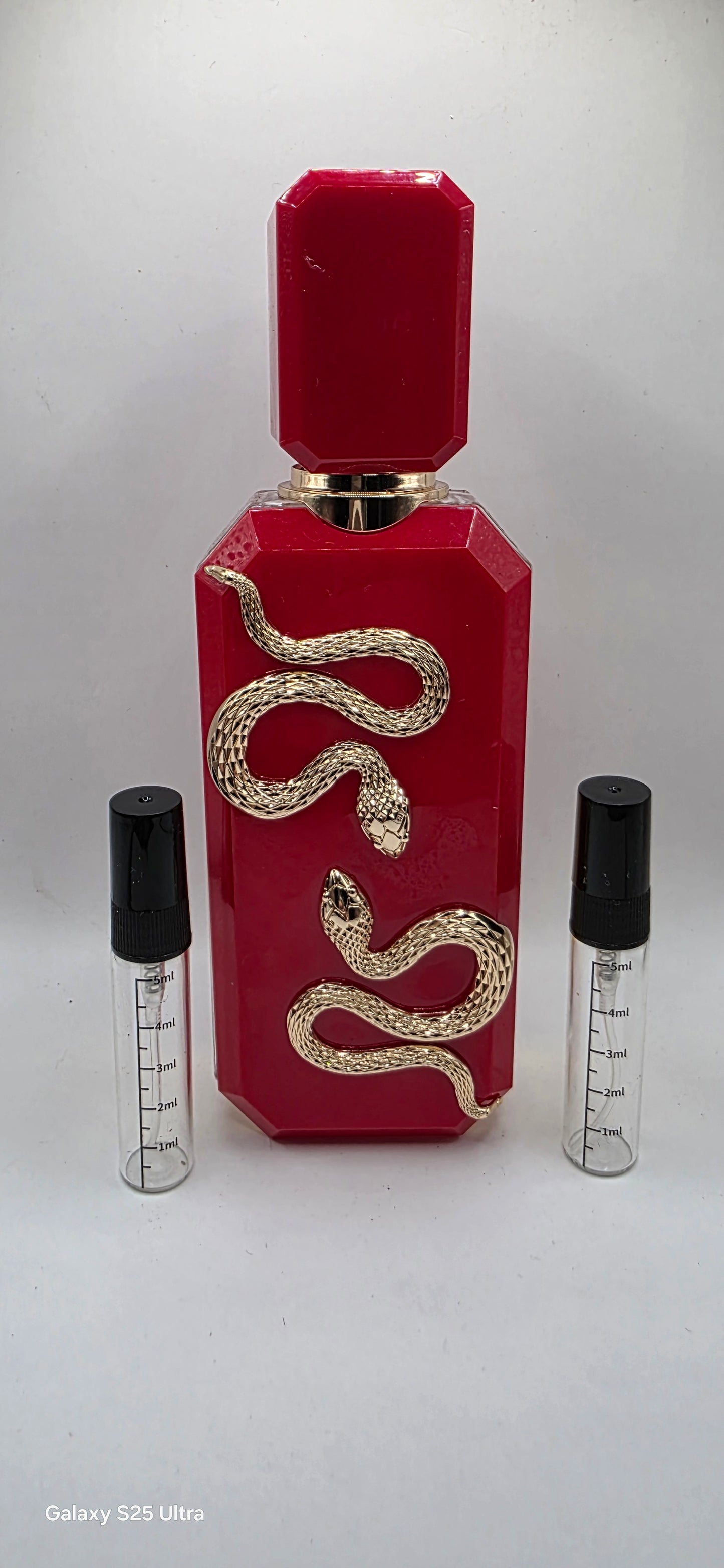 French Avenue Veneno scarlett samples